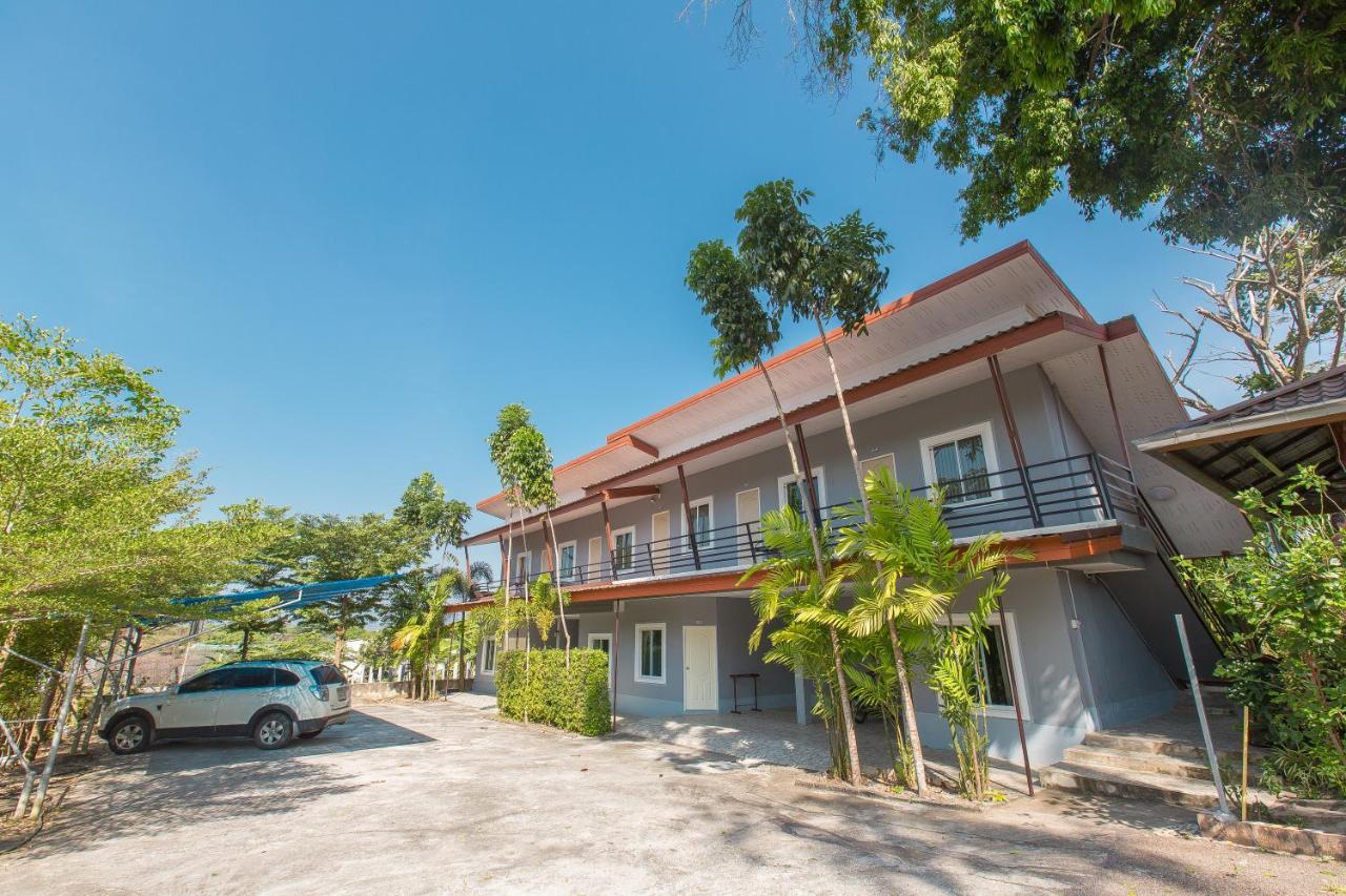 Krabi Ava Hill Hotel Exterior photo